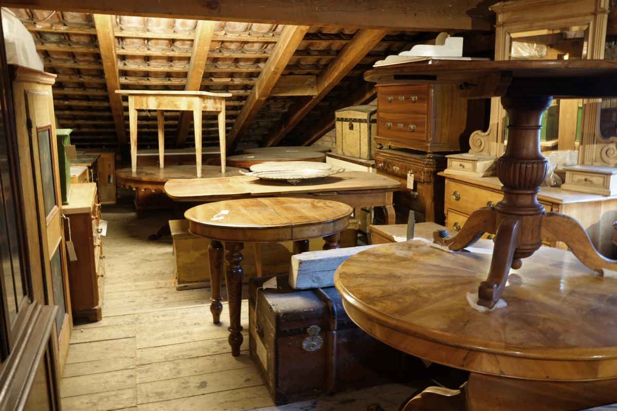 Angebot Möbelrestaurationen Wassenberg Brockenhaus in Chur